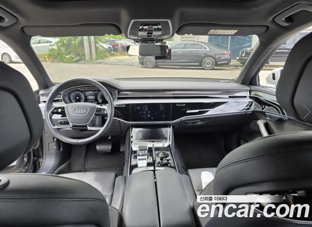 Audi A8 2021 — Photo 8/20