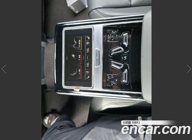Audi A8 2021 — Photo 1/20
