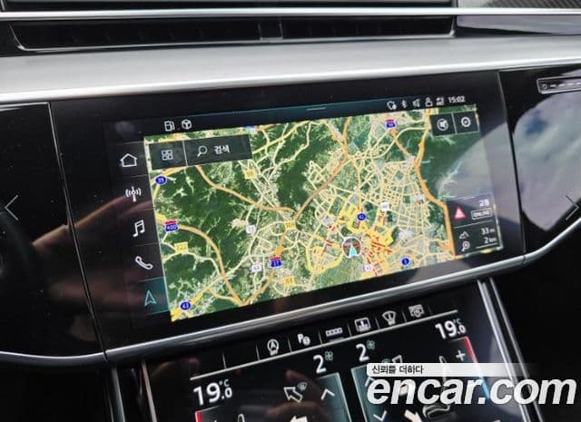 Audi A8 2021 — Photo 16/20