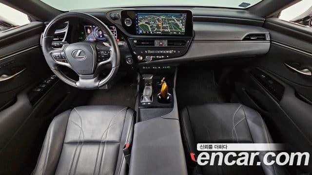 Lexus ES300h 2022 — ფოტო 4/20