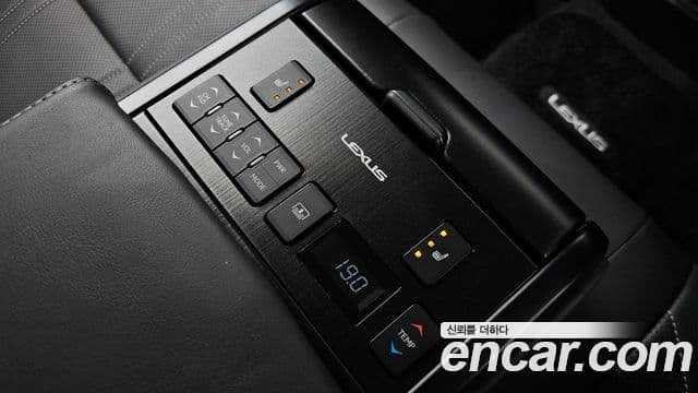 Lexus ES300h 2022 — ფოტო 10/20