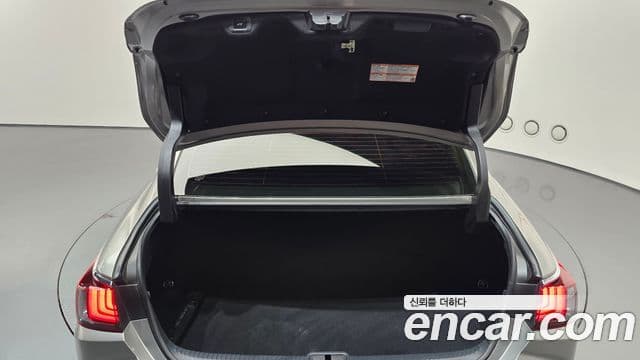 Lexus ES300h 2022 — ფოტო 19/20