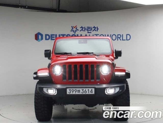 Jeep Wrangler 2019 — ფოტო 7/20
