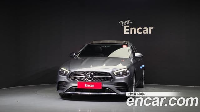 Mercedes-Benz E-Class 2022 — Photo 2/20