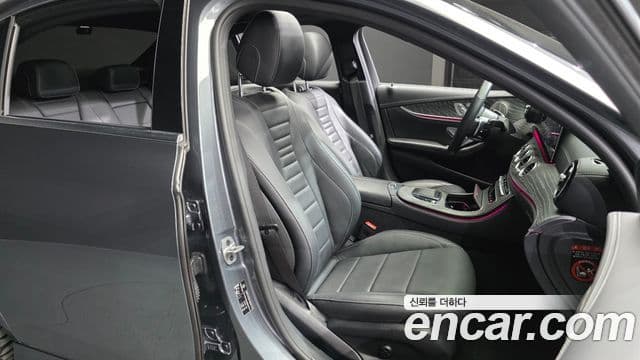 Mercedes-Benz E-Class 2022 — Photo 20/20