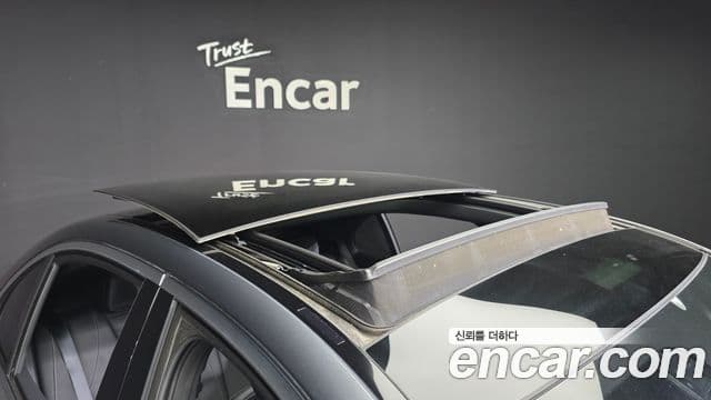Mercedes-Benz E-Class 2022 — Photo 3/20