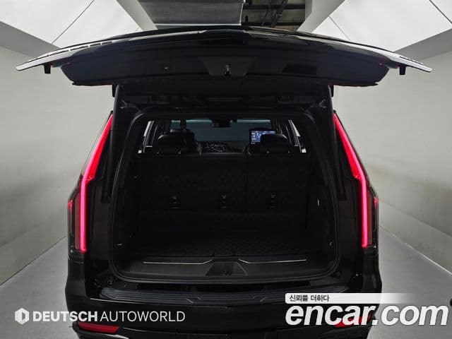 Cadillac Escalade 2021 — Photo 15/20