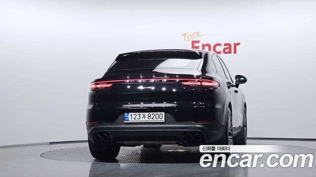 Porsche Cayenne 2021 — Şəkil 16/33