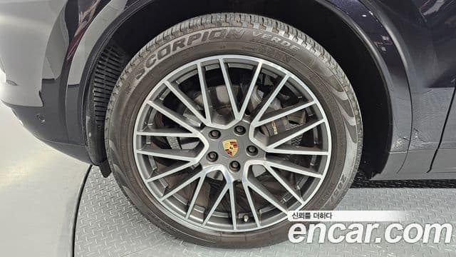 Porsche Cayenne 2021 — Şəkil 21/33