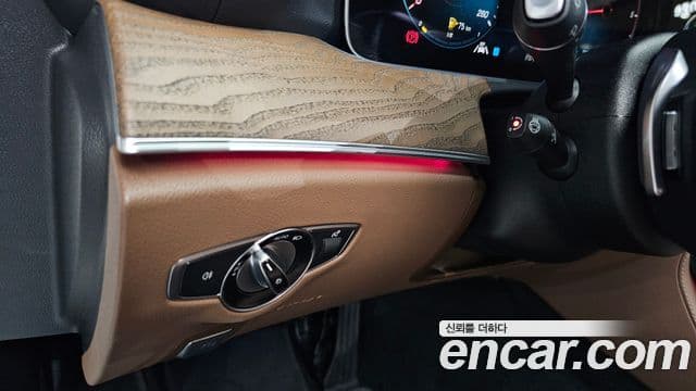 Mercedes-Benz E-Class 2023 — Şəkil 23/36
