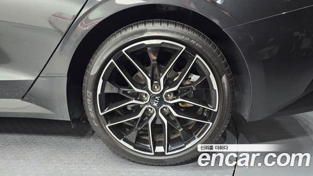 Kia K5 2021 — Photo 6/30