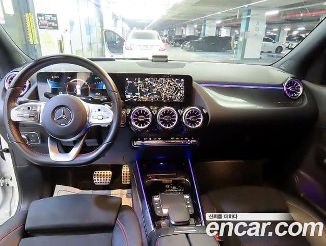 Mercedes-Benz GLA-Class 2021 — ფოტო 18/20