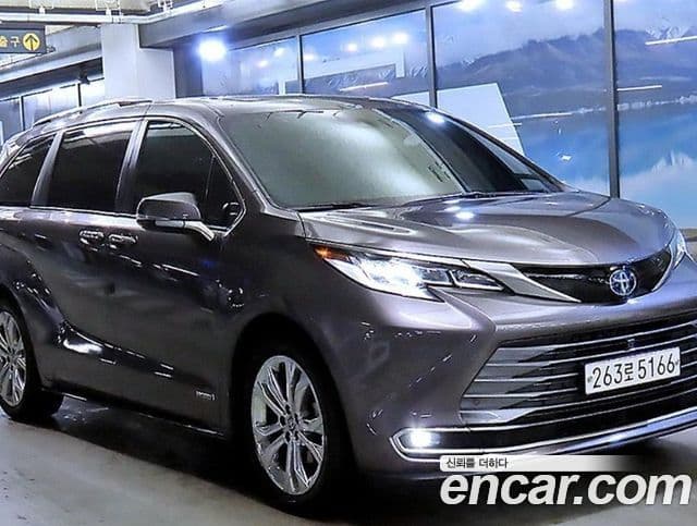 Toyota Sienna 2021 — Photo 6/20