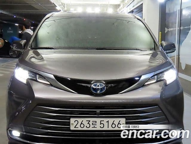 Toyota Sienna 2021 — Photo 15/20