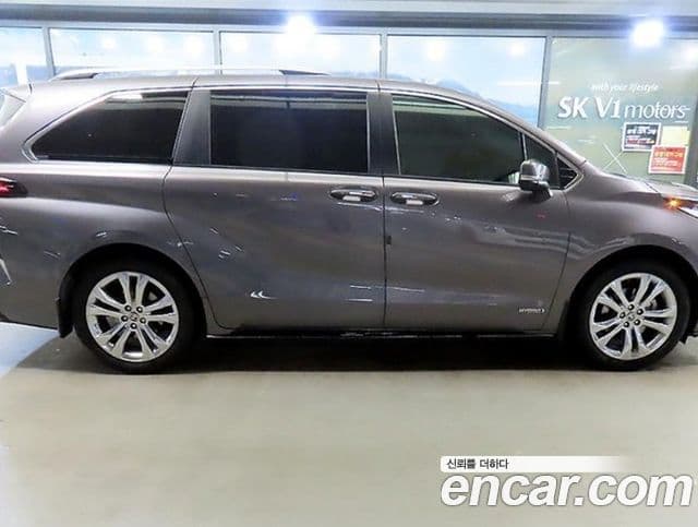 Toyota Sienna 2021 — Photo 4/20