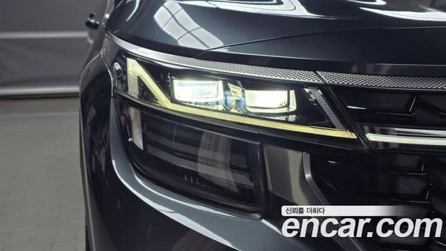 Kia Seltos 2023 — ფოტო 16/35