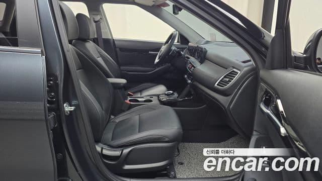 Kia Seltos 2023 — ფოტო 28/35