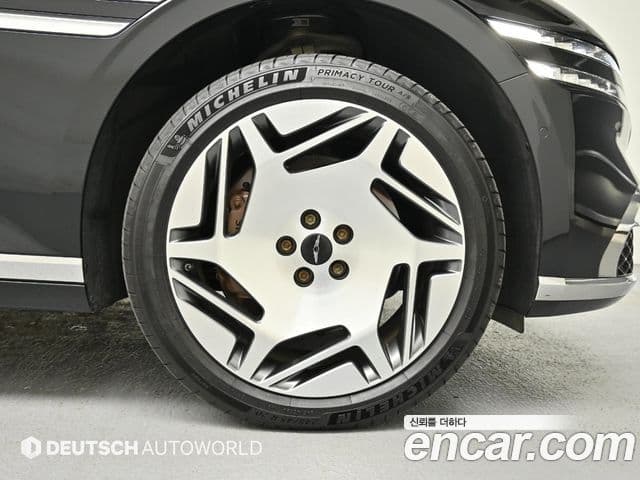 Genesis G90 2023 — Photo 18/20