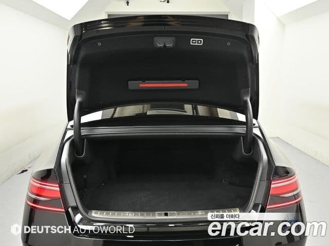 Genesis G90 2023 — Photo 13/20