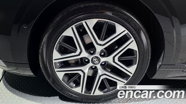 Hyundai Grandeur Hybrid 2023 — Photo 26/39
