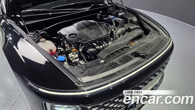 Hyundai Grandeur Hybrid 2023 — Photo 29/39