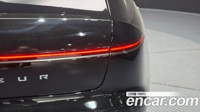 Hyundai Grandeur Hybrid 2023 — Photo 23/39