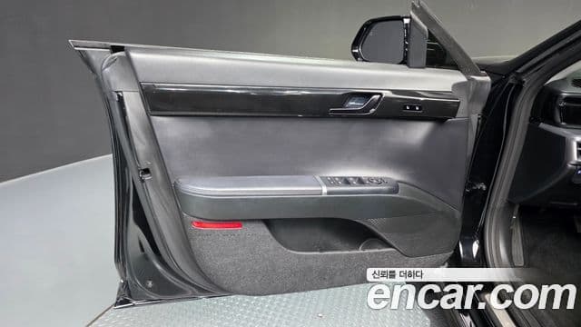 Hyundai Grandeur Hybrid 2023 — Photo 27/39