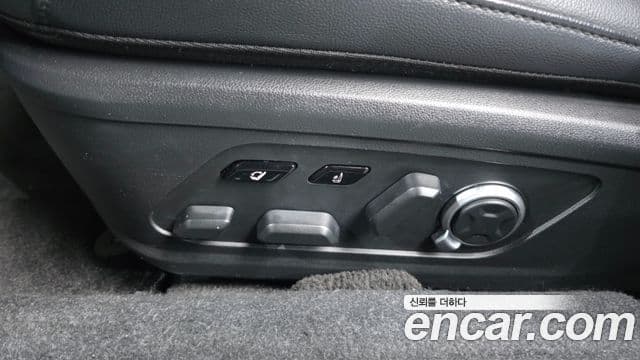 Hyundai Grandeur Hybrid 2023 — Photo 25/39