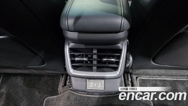 Hyundai Grandeur Hybrid 2023 — Photo 13/39