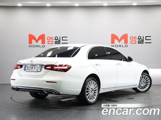 Mercedes-Benz E-Class 2023 — Şəkil 9/20