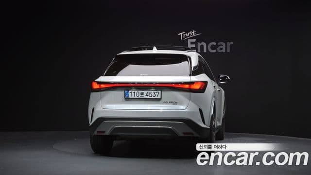Lexus RX350h 2025 — Şəkil 30/31