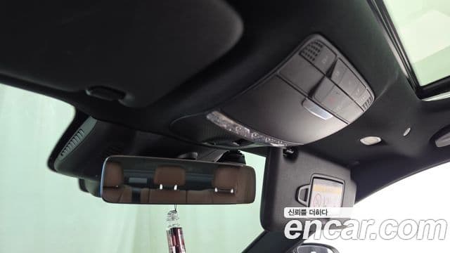 Mercedes-Benz E-Class 2022 — Photo 19/32