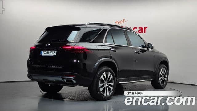 Mercedes-Benz GLE-Class 2025 — Photo 26/37
