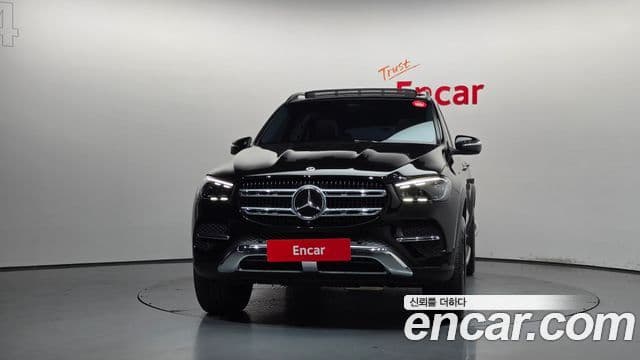 Mercedes-Benz GLE-Class 2025 — Photo 10/37