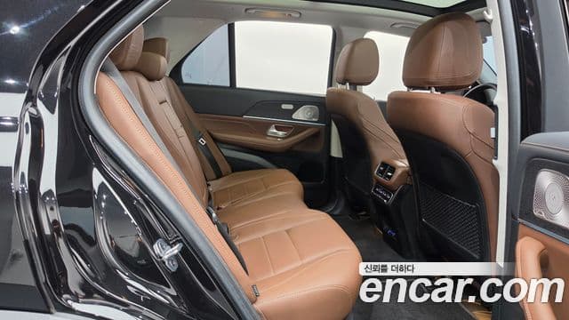 Mercedes-Benz GLE-Class 2025 — Photo 1/37