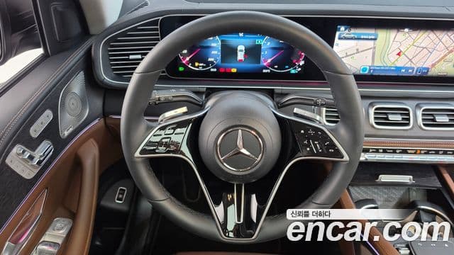 Mercedes-Benz GLE-Class 2025 — Photo 4/37