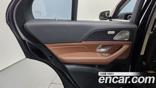 Mercedes-Benz GLE-Class 2025 — Photo 11/37
