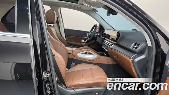 Mercedes-Benz GLE-Class 2025 — Photo 27/37