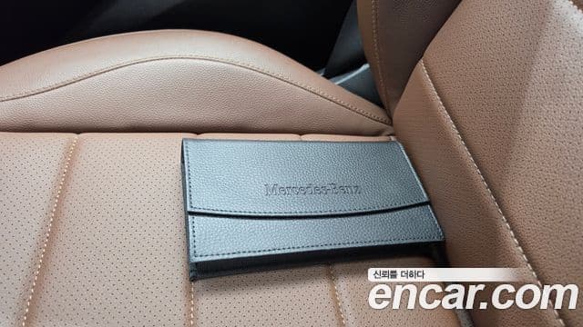Mercedes-Benz GLE-Class 2025 — Photo 33/37