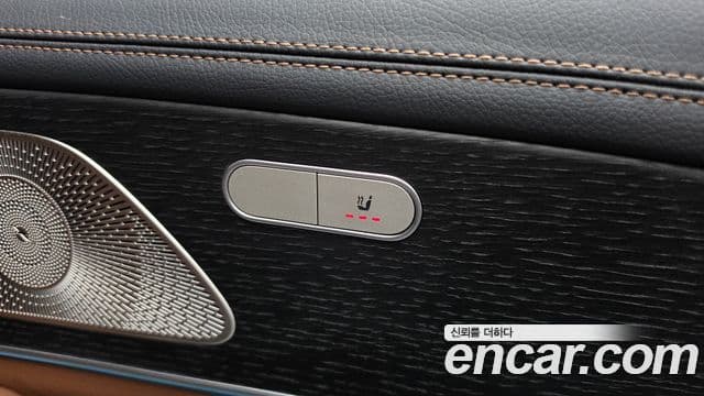 Mercedes-Benz GLE-Class 2025 — Photo 31/37