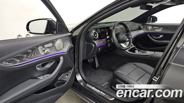 Mercedes-Benz E-Class 2022 — ფოტო 14/35