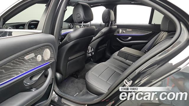 Mercedes-Benz E-Class 2022 — ფოტო 1/35