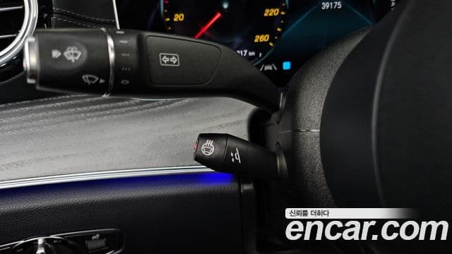 Mercedes-Benz E-Class 2022 — ფოტო 15/35