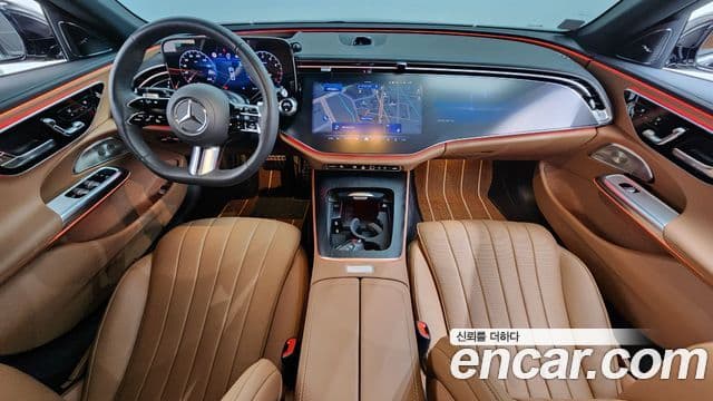 Mercedes-Benz E-Class 2025 — Photo 22/35