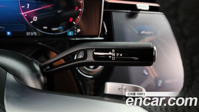 Mercedes-Benz E-Class 2025 — Photo 9/35