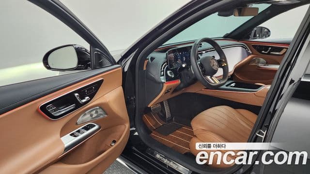 Mercedes-Benz E-Class 2025 — Photo 27/35