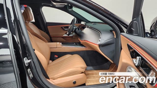 Mercedes-Benz E-Class 2025 — Photo 34/35