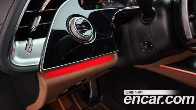 Mercedes-Benz E-Class 2025 — Photo 31/35