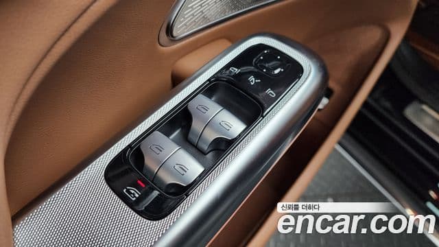 Mercedes-Benz E-Class 2025 — Photo 25/35