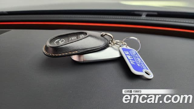 Mercedes-Benz E-Class 2025 — Photo 24/35